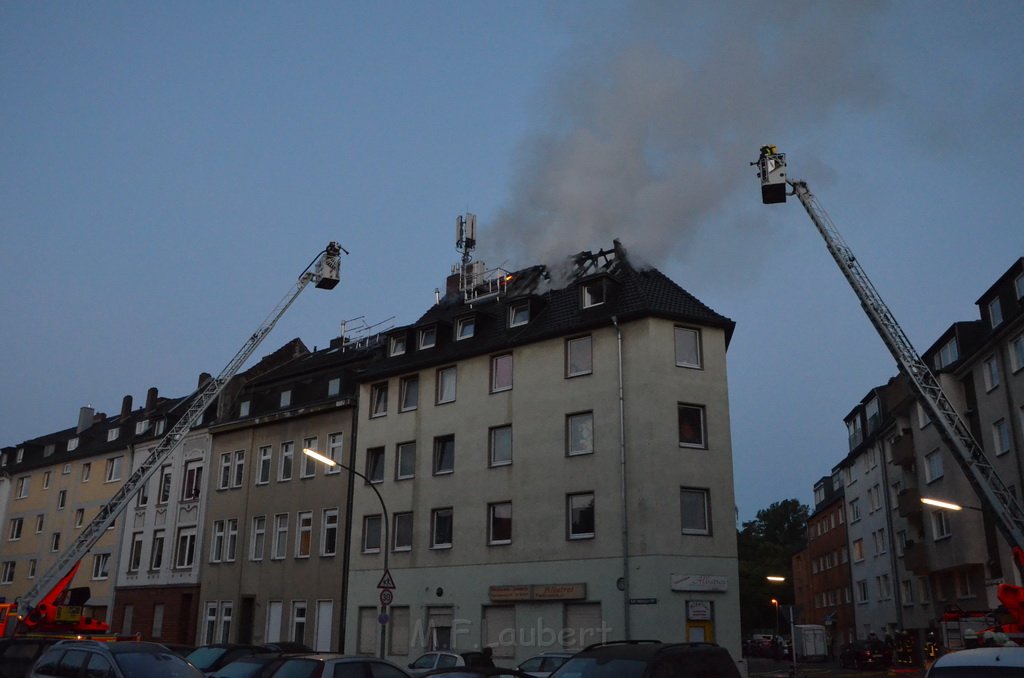 Feuer 3 Dachstuhl Koeln Buchforst Kalk Muelheimerstr P020.JPG